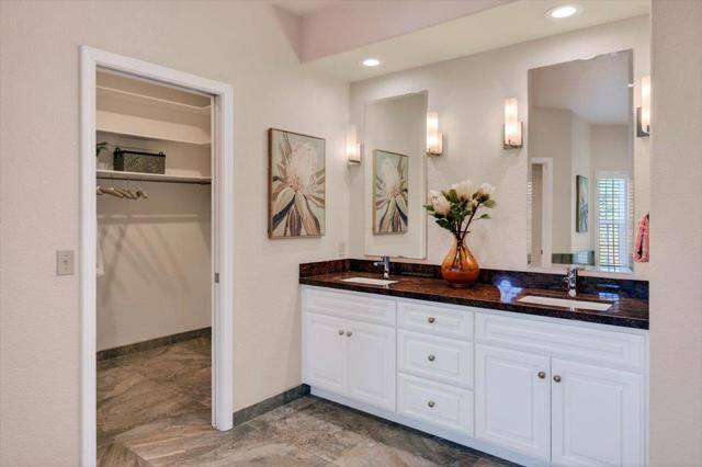 1190 Maria Privada, Mountain View CA: https://media.crmls.org/mediaz/93b1c367-a388-4ace-8868-11cdba2a8a8c.jpg