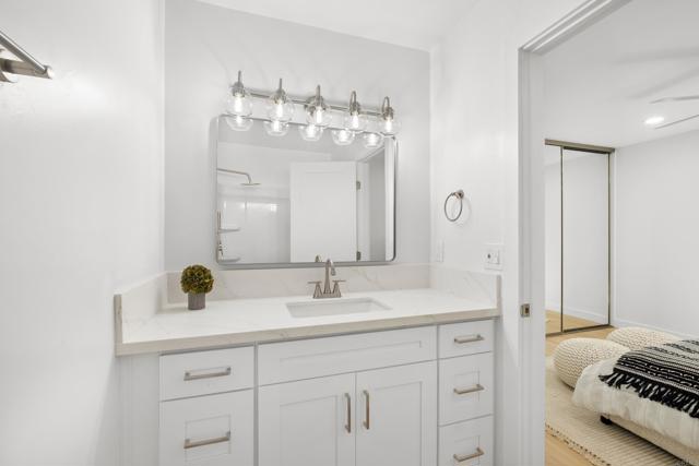 Detail Gallery Image 11 of 22 For 5523 Adobe Falls Rd #3,  San Diego,  CA 92120 - 2 Beds | 2 Baths