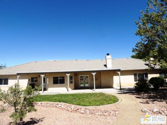 6950 Oak View Court, Oak Hills CA: https://media.crmls.org/mediaz/93b25f34-e7bc-4ed9-ab69-832f7a9782f8.jpg