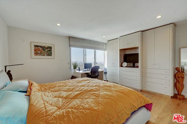 2160 Century Park East, Los Angeles CA: https://media.crmls.org/mediaz/93b30b45-a107-4625-9b3a-eb693c8b69bf.jpg