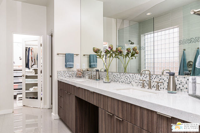 669 Wilson Lane, Palm Springs CA: https://media.crmls.org/mediaz/93b3e36c-3312-40ff-9f7d-2e1709d6b810.jpg