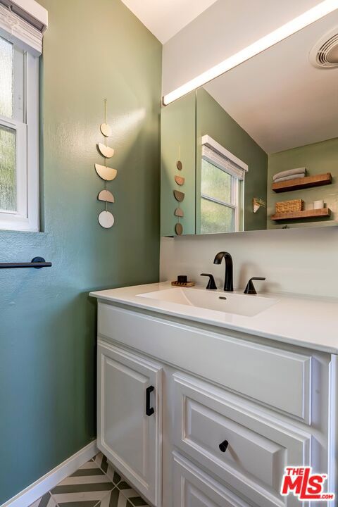 1410 Wellesley Drive, Glendale CA: https://media.crmls.org/mediaz/93b3f602-8939-402b-ab17-8a0e433cbb1d.jpg