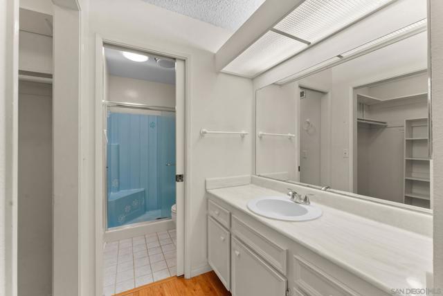 10357 Bart Way, Santee CA: https://media.crmls.org/mediaz/93b41677-ba47-4899-9bcb-f3d26f903dac.jpg