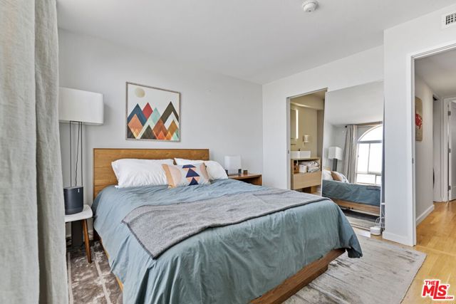 716 Maltman Avenue, Los Angeles CA: https://media.crmls.org/mediaz/93b430fe-6d75-47f4-8d88-fa6a92d85723.jpg