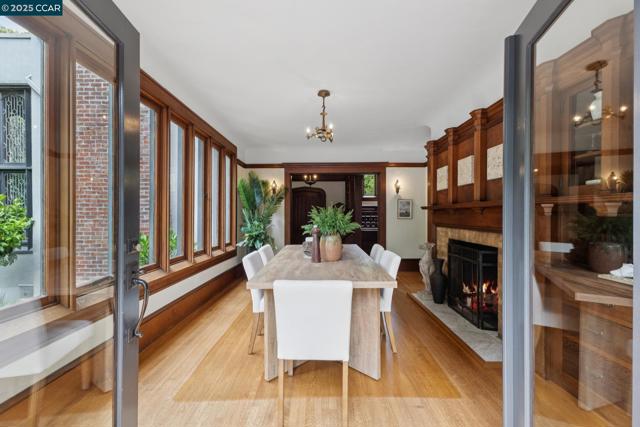 91 Tunnel Rd, Berkeley CA: https://media.crmls.org/mediaz/93b55935-d6af-464c-8ac5-0a1ac8c46972.jpg
