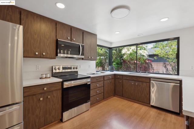 13185 Clairepointe Way, Oakland CA: https://media.crmls.org/mediaz/93b64413-0e9b-4470-90ea-1990609352c7.jpg