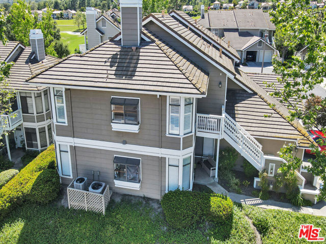 24 Green Brier Circle, Coto de Caza CA: https://media.crmls.org/mediaz/93b72d19-6ad7-4035-82a7-2e19af8463d1.jpg