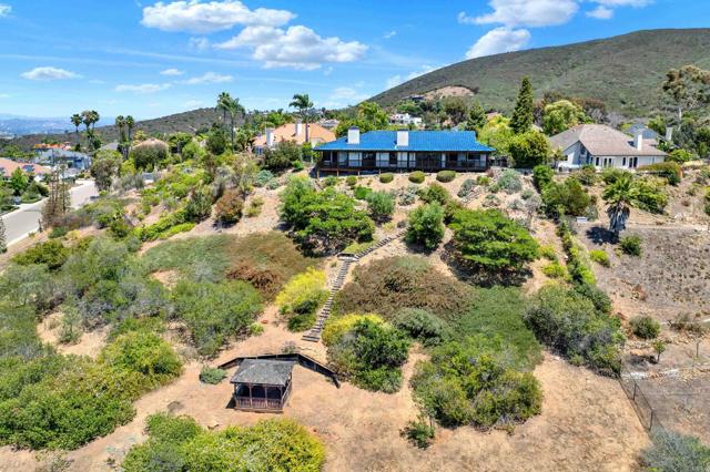 1310 Miracielo Court, San Marcos CA: https://media.crmls.org/mediaz/93b84d97-614c-4637-90d6-8c3687952b4c.jpg
