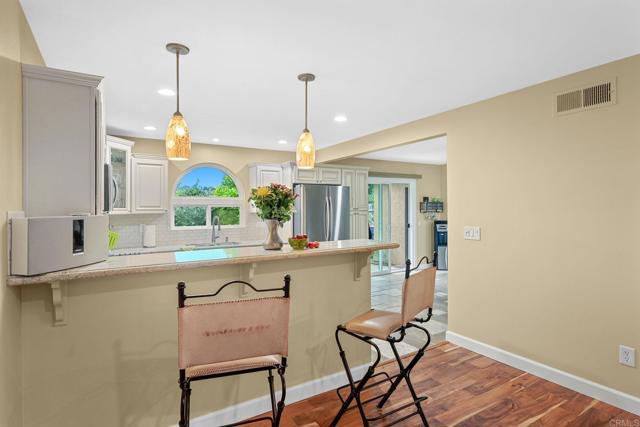 Detail Gallery Image 3 of 52 For 3625 Laketree Dr, Fallbrook,  CA 92028 - 3 Beds | 2 Baths