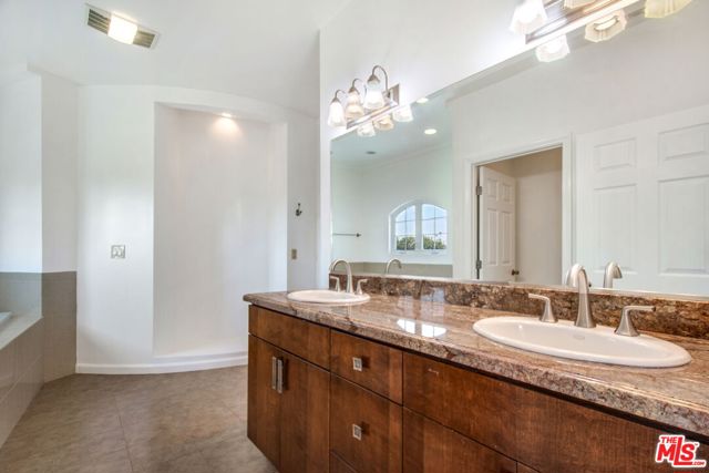 4521 Don Timoteo Drive, Los Angeles CA: https://media.crmls.org/mediaz/93b90b9d-eeb5-4dd5-877c-8a552f3ed521.jpg