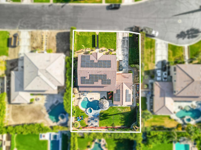 80580 Apple Court, Indio CA: https://media.crmls.org/mediaz/93ba2832-0488-4878-8fa9-653315ebdb7c.jpg