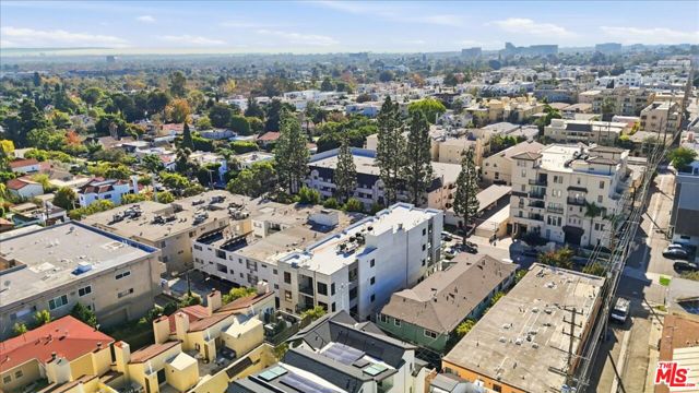 1820 Prosser Avenue, Los Angeles CA: https://media.crmls.org/mediaz/93ba4fbe-7a7c-4d94-9ed9-997128f5abee.jpg