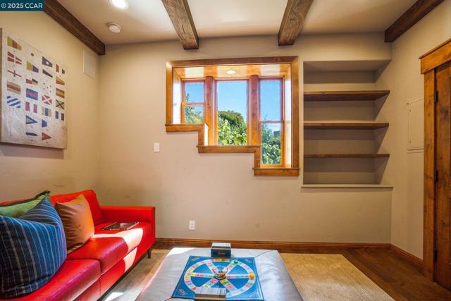 1620 Saint Francis Ct, Benicia CA: https://media.crmls.org/mediaz/93ba5206-6f13-486e-9cfe-e42dc456a14c.jpg