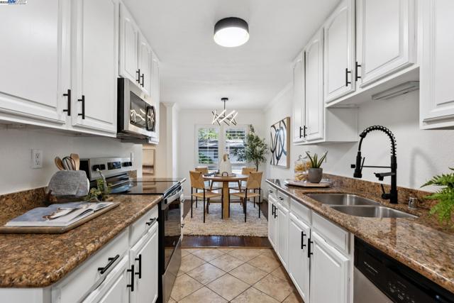 150 Sharene Ln, Walnut Creek CA: https://media.crmls.org/mediaz/93bacc35-9f18-4209-844c-5d603169eb0e.jpg