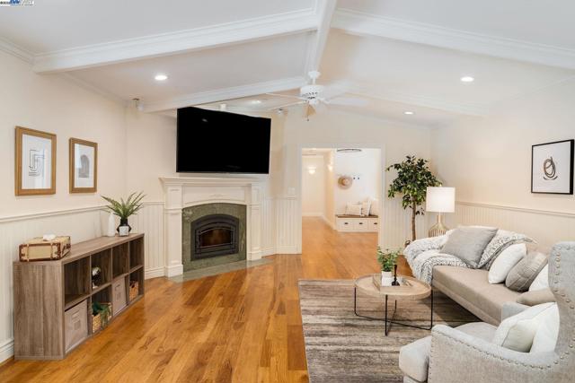 20 Donna Ln, Danville CA: https://media.crmls.org/mediaz/93bb1375-7ad7-4cd5-b89d-4dabf2293d5d.jpg