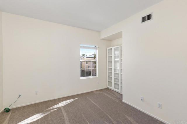 Image 32 of 47 For 230 Venetia Way