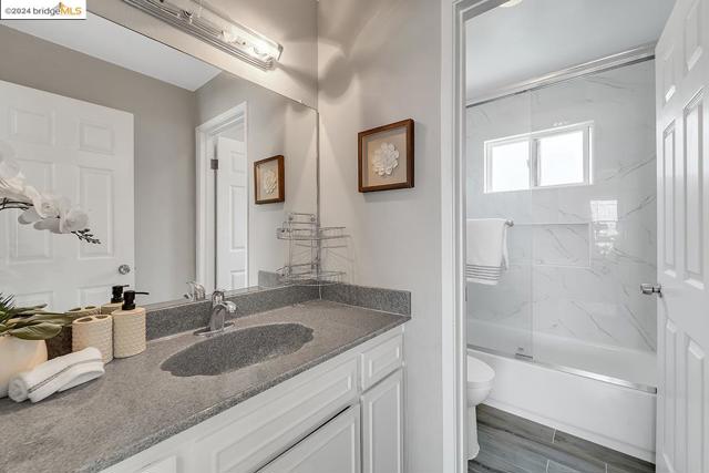 Image 20 of 39 For 3342 San Saba Dr