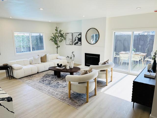 2262 Bermuda Ave, San Leandro CA: https://media.crmls.org/mediaz/93bb6800-4fbc-4914-b2c6-cd5fc73d7543.jpg