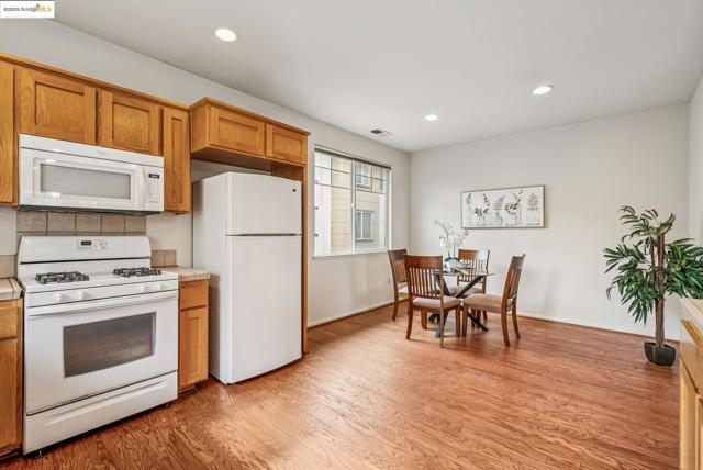 1861 Parkside Dr, Concord CA: https://media.crmls.org/mediaz/93bbe274-aba3-4468-8003-567a5c3d8e8a.jpg