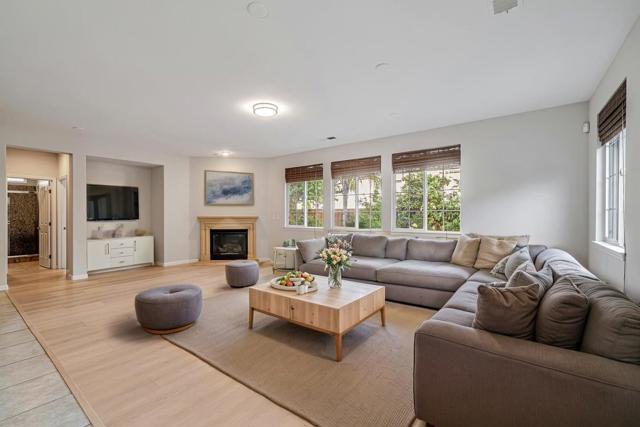184 S Sonrisa Street, Mountain House CA: https://media.crmls.org/mediaz/93bc839a-2632-4f4d-86fe-034ab1f1178a.jpg