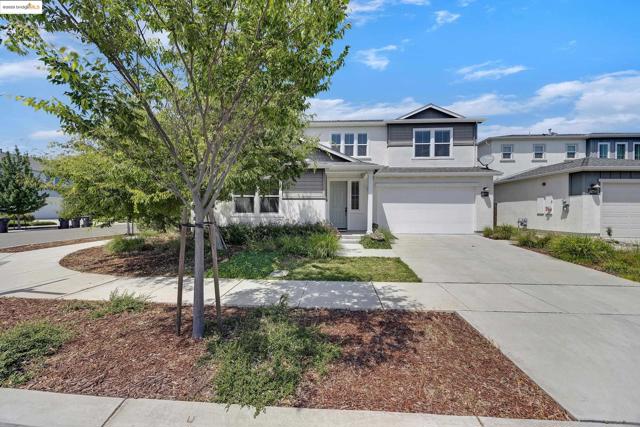 18499 Lewiston Dr, Lathrop CA: https://media.crmls.org/mediaz/93bd01bb-2984-4b5e-9537-99250fce4f54.jpg