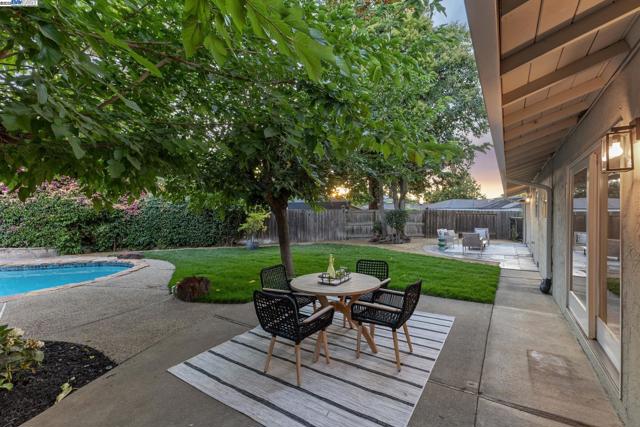 1515 Grove Way, Concord CA: https://media.crmls.org/mediaz/93bd4889-3839-4ed8-a374-05c0a10e9c0c.jpg