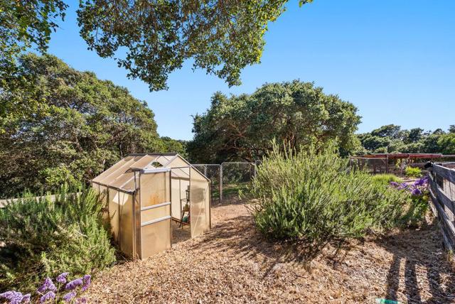 19250 Reavis Way, Salinas CA: https://media.crmls.org/mediaz/93bda6c9-3177-4b59-8b50-7d5b579c3328.jpg