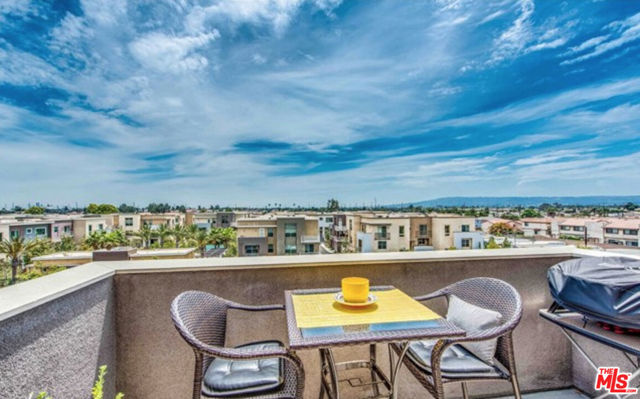 552 E Carson Street, Carson CA: https://media.crmls.org/mediaz/93bdc4b6-2273-419b-bba5-5b9e039c3f11.jpg