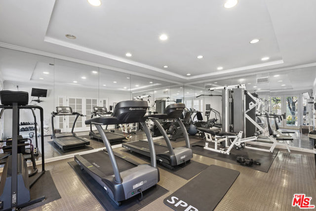 8455 Fountain Avenue, West Hollywood CA: https://media.crmls.org/mediaz/93bde9af-ff9a-4317-a3f3-29362e3058ba.jpg