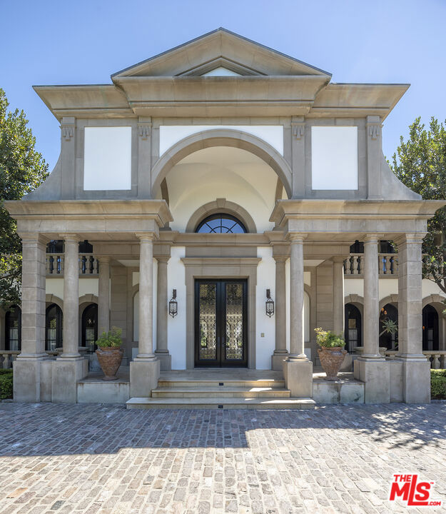 34 Beverly Park Circle photo 4