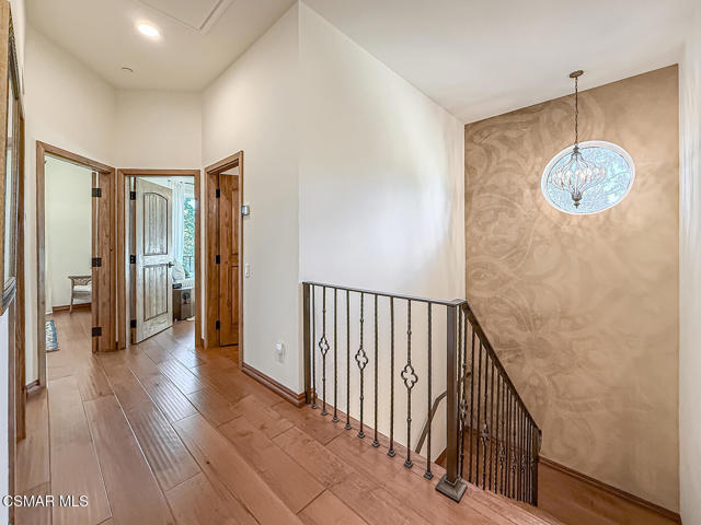 4255 Saddlecrest Lane, Westlake Village CA: https://media.crmls.org/mediaz/93bee165-356f-4ed9-9a03-0fd5653d9439.jpg