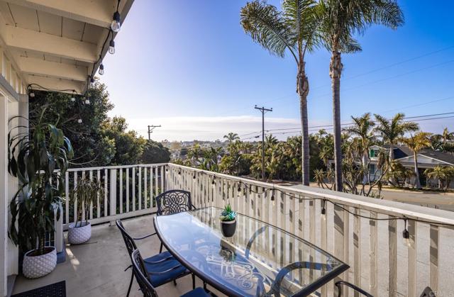 303 305 Sanford Street, Encinitas CA: https://media.crmls.org/mediaz/93bf1b20-16f7-4089-b424-bac6561f36a0.jpg