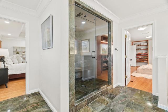 10500 Creston Drive, Los Altos CA: https://media.crmls.org/mediaz/93c07821-0cce-4432-b33e-67d6799f85cc.jpg