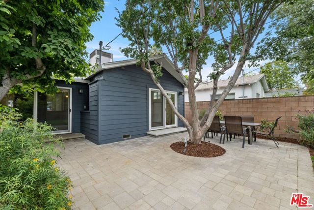 5346 Natick Avenue, Sherman Oaks CA: https://media.crmls.org/mediaz/93c0a3a1-6689-434d-ba0f-3b238a4713cf.jpg