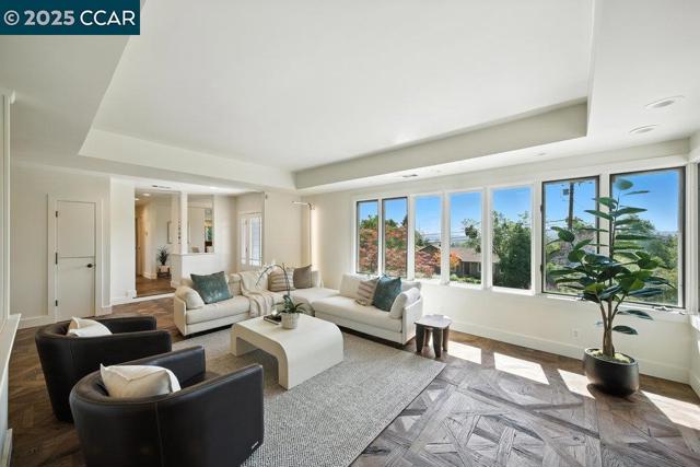 1341 Juanita Dr, Lafayette CA: https://media.crmls.org/mediaz/93c1932f-388d-436a-9475-011cb2741361.jpg