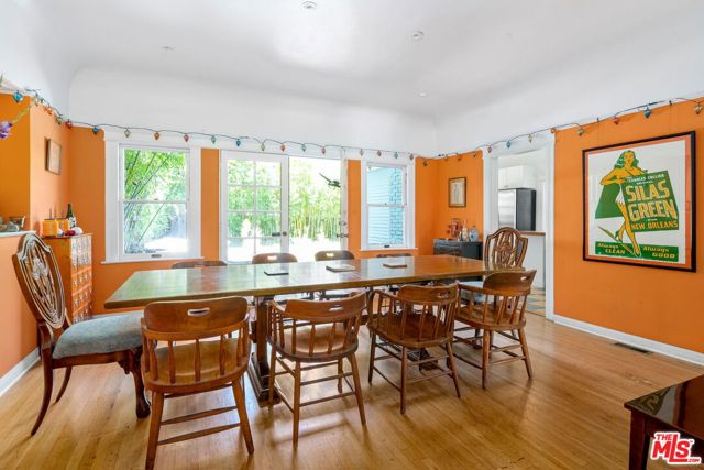 1501 S Harvard Boulevard, Los Angeles CA: https://media.crmls.org/mediaz/93c2667c-e324-42ef-8f4e-b93712feae31.jpg