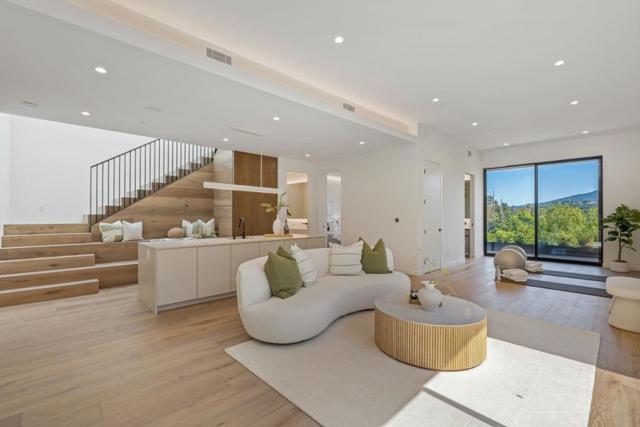 25251 La Rena Lane, Los Altos Hills CA: https://media.crmls.org/mediaz/93c2f89d-06a9-40ff-834f-0e7028c22036.jpg