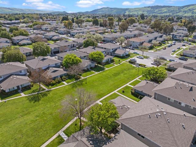 5492 Tradewinds Walkway, San Jose CA: https://media.crmls.org/mediaz/93c30b58-27b1-4a52-b9b8-55ce636d234a.jpg