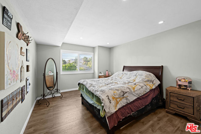 12573 Bradley Avenue, 14 photo 5