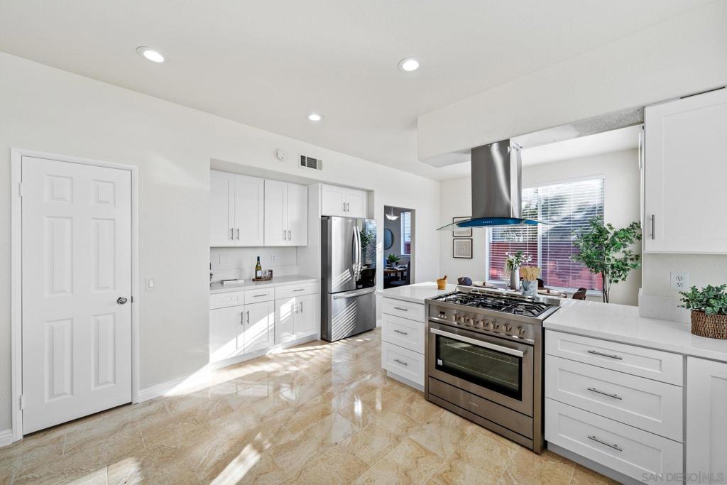 MLS #250027189SD img 16