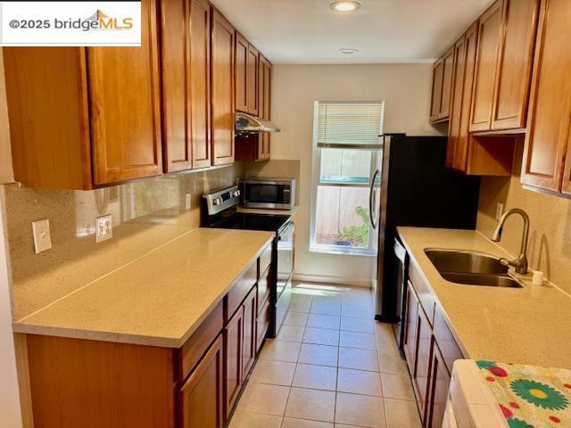 651 Moraga Rd, Moraga CA: https://media.crmls.org/mediaz/93c3ab1a-872b-468f-8706-869e7da2b882.jpg
