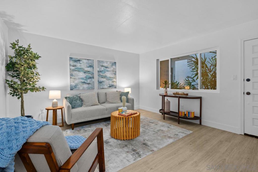 1030 Robinson Ave - photo 2