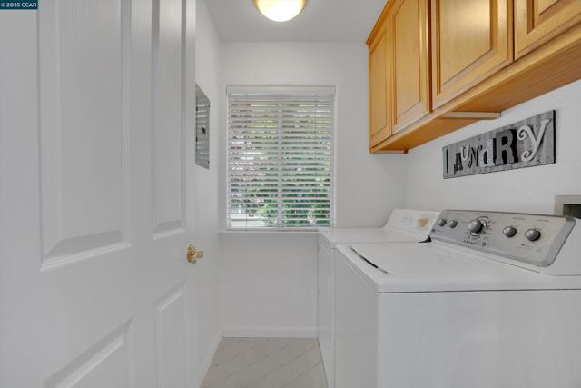 123 Williamson Ct, Martinez CA: https://media.crmls.org/mediaz/93c6c311-4684-4ba5-8eab-643be7683349.jpg