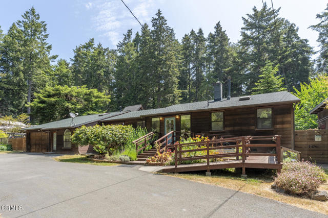 10941 Gurley Lane, Mendocino CA: https://media.crmls.org/mediaz/93c6ff73-0f5d-4467-ac02-fb8a0a69f561.jpg