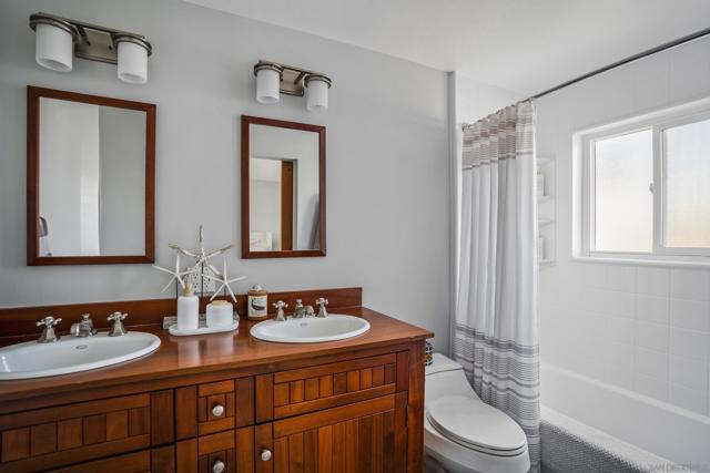 1623 Glorietta Blvd, Coronado CA: https://media.crmls.org/mediaz/93c78709-4a4f-4757-bd76-2fa036214812.jpg