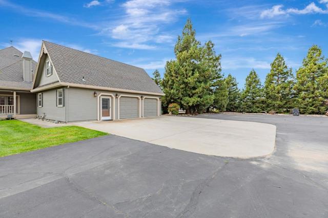 560 Tevis Trail, Hollister CA: https://media.crmls.org/mediaz/93c81080-5523-4346-abe7-8729f268b4ab.jpg