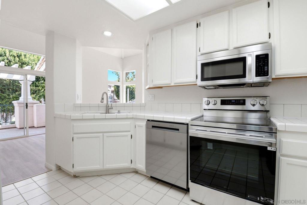 7225 Calabria Ct - photo 9