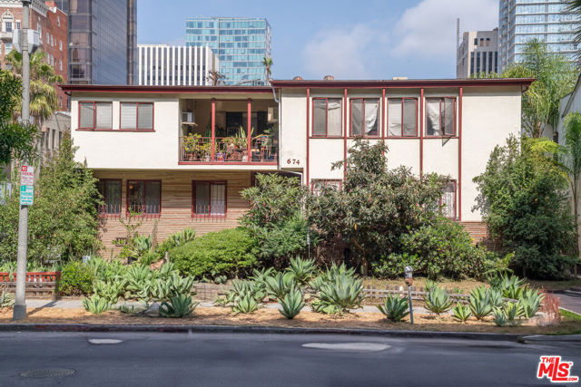 Image 2 of 19 For 674 Catalina Street