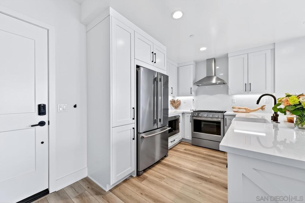 1101 Catania Ct - photo 16