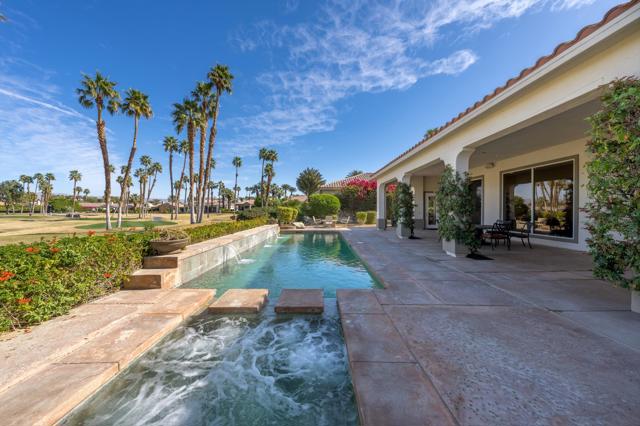 81100 Legends Way, La Quinta CA: https://media.crmls.org/mediaz/93c9bfe7-8b7c-4fba-b8fb-e68ddc3500aa.jpg